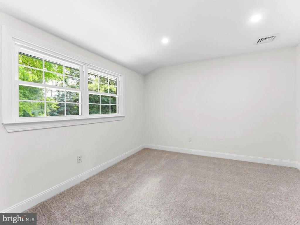 Photo of 422 BIRCH DRIVE