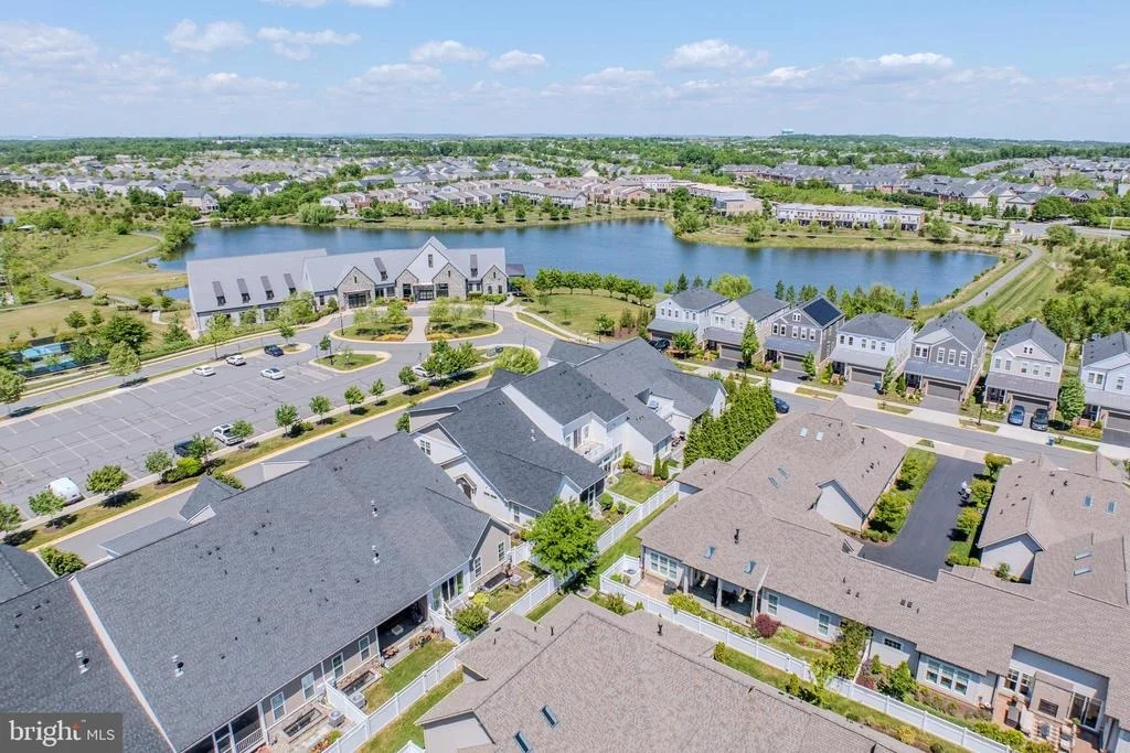 Photo of 42863 BEAVER CROSSING SQUARE
