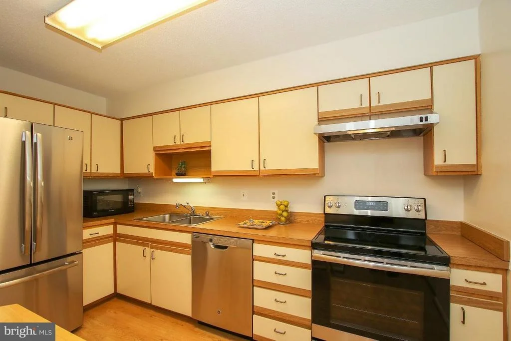 Photo of Unit 3201 at 15115 INTERLACHEN DRIVE