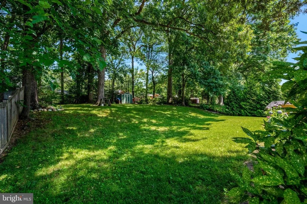 Photo of 10318 FOREST AVENUE