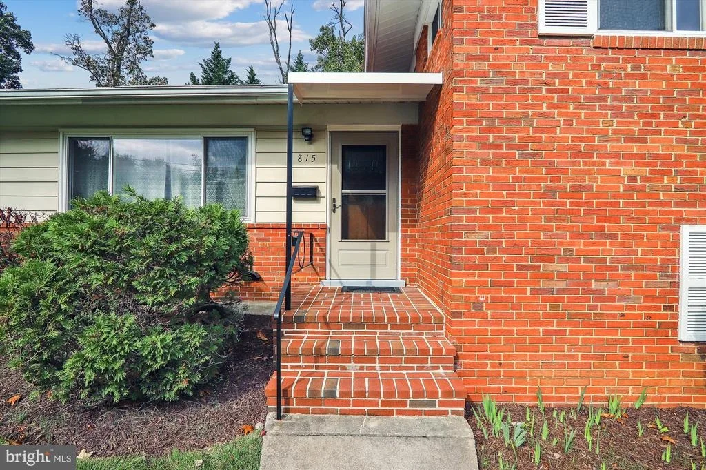 Photo of 815 MALTA LANE
