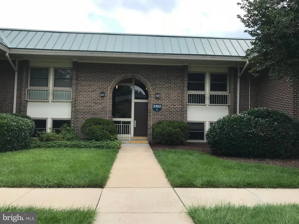 Photo of Unit 712D at 3362 GLENEAGLES DRIVE