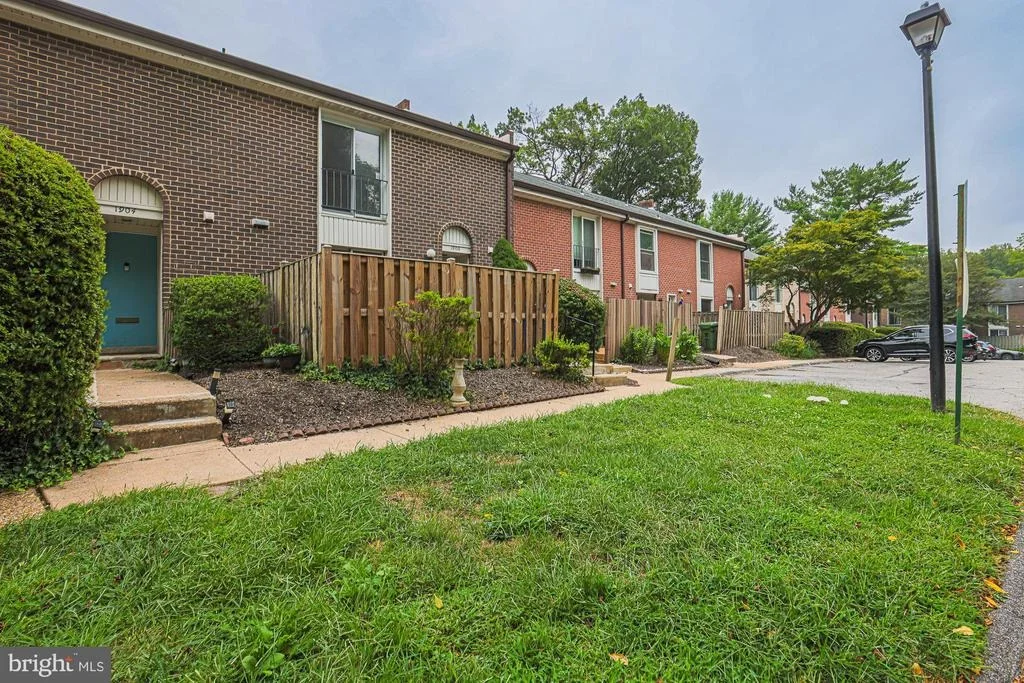 Photo of 1906 GREENHAVEN DRIVE