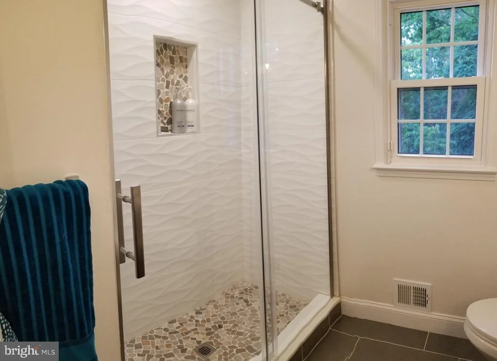 Photo of 7700 FALSTAFF ROAD