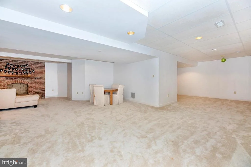 Photo of 6364 WINPENNY DRIVE