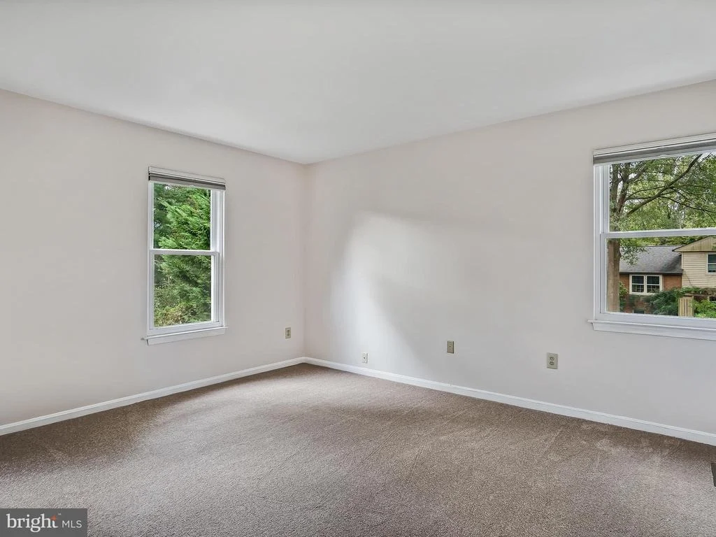 Photo of 18712 ROLLING ACRES WAY