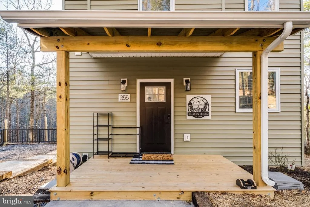 Photo of 1355 GREENVIEW DRIVE