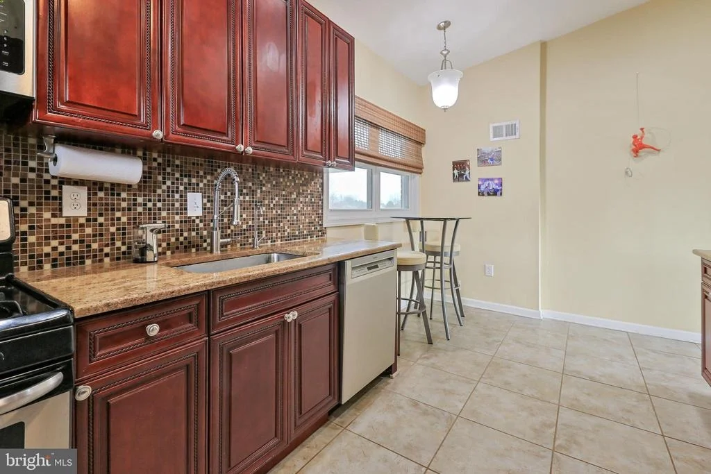 Photo of 2411 SYLVALE ROAD