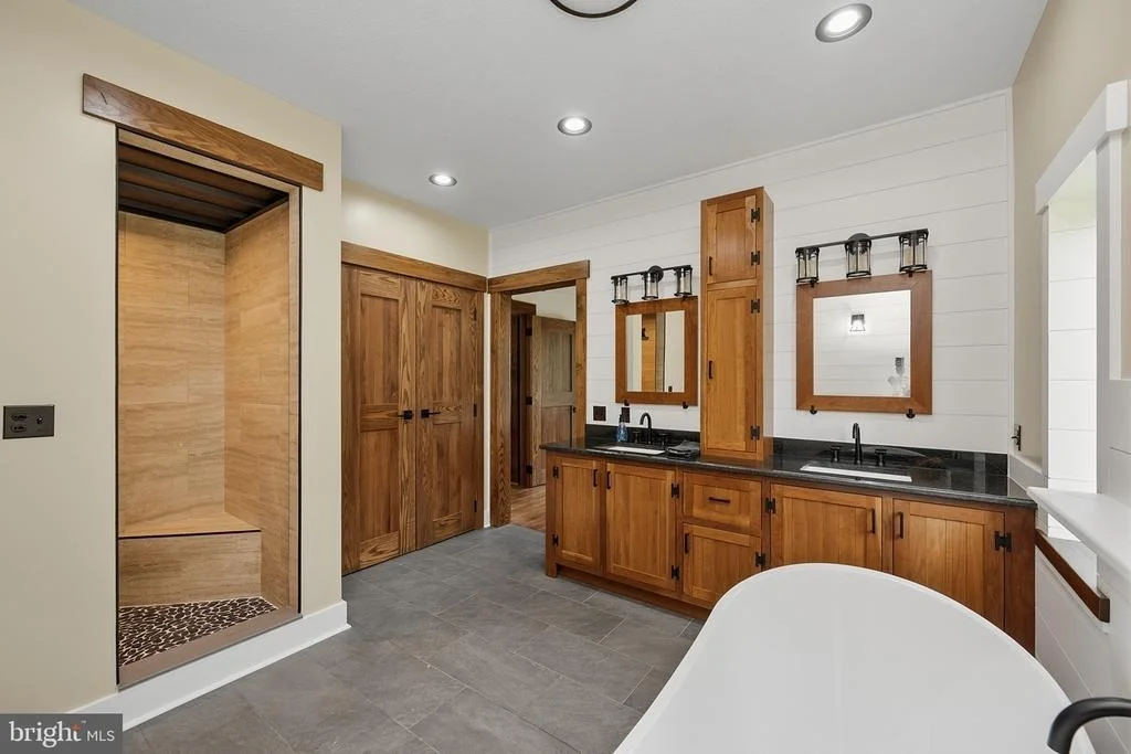 Photo of 415 NAZELROD ROAD