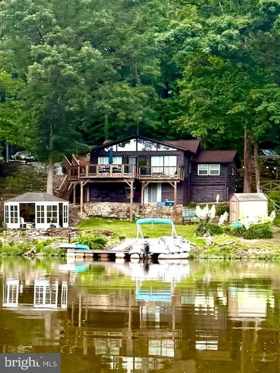 Photo of 8389 HIGHVIEW STREET