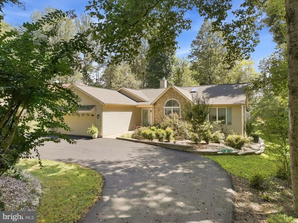 Photo of 323 STRATFORD CIRCLE