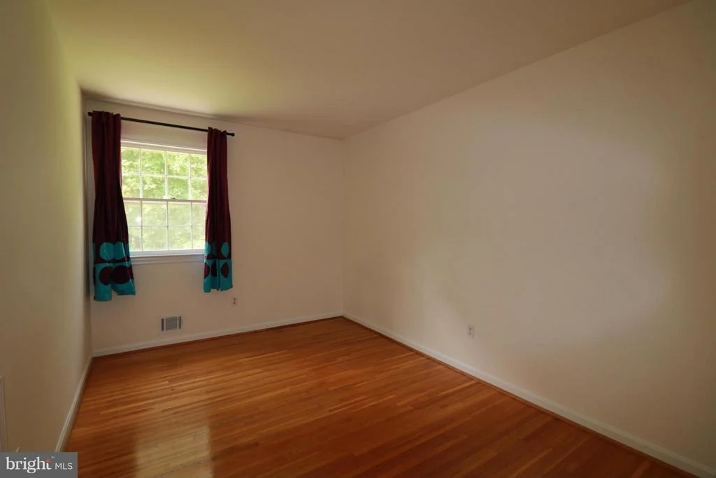 Photo of 525 WHITINGHAM DRIVE