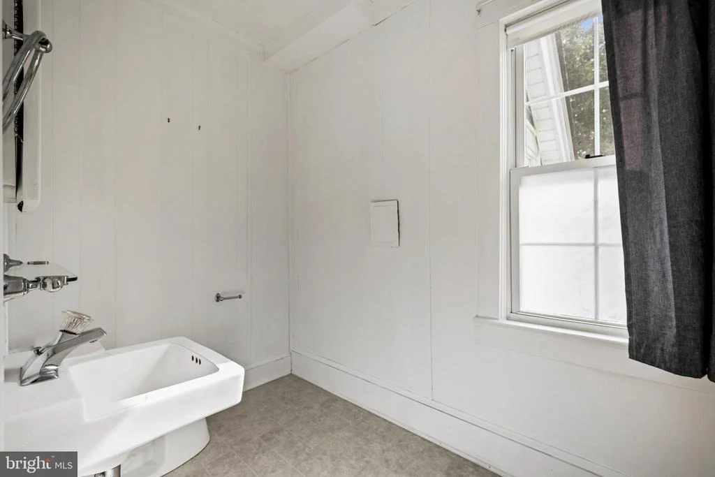 Photo of 305 WALNUT STREET