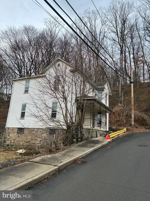 Photo of 107 OAKVIEW DRIVE