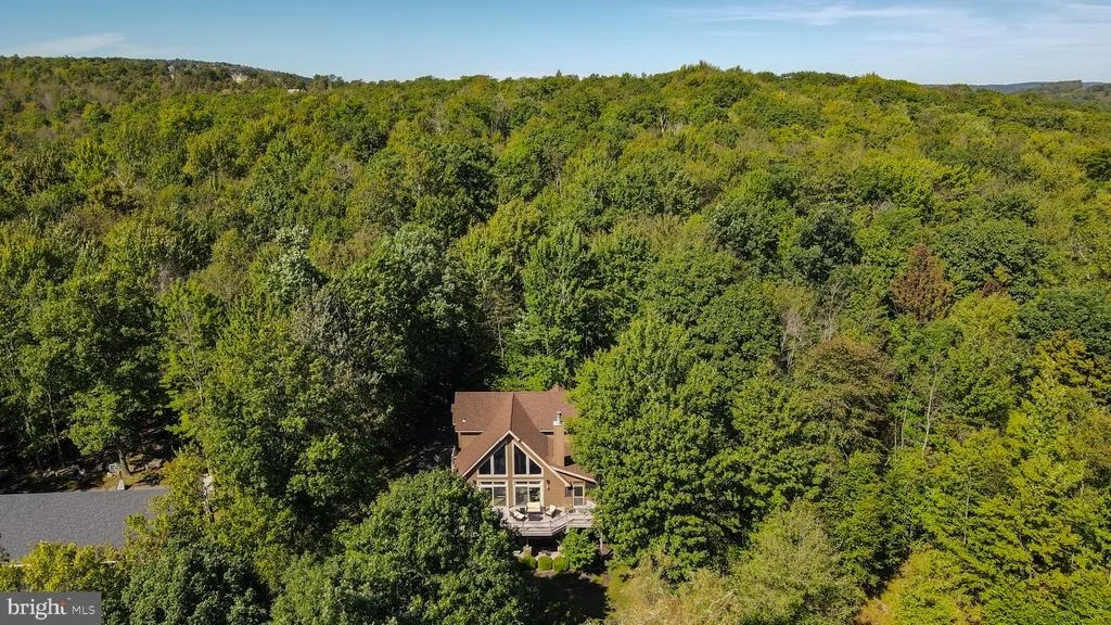 Photo of 431 MOUNTAINTOP ROAD