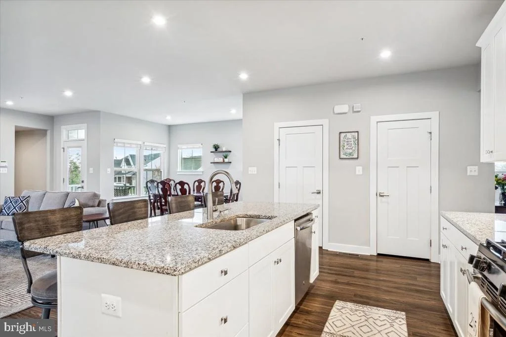 Photo of 1215 FUTURITY STREET