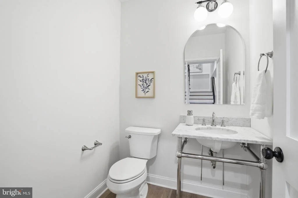 Photo of 1142 CAMERON ROAD