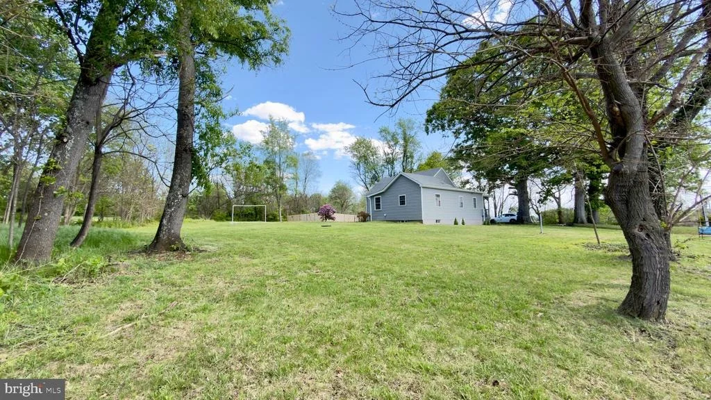 Photo of 1752 SUMMIT POINT ROAD