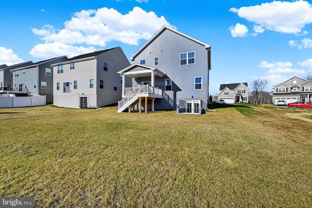 Photo of 839 LENI WAY