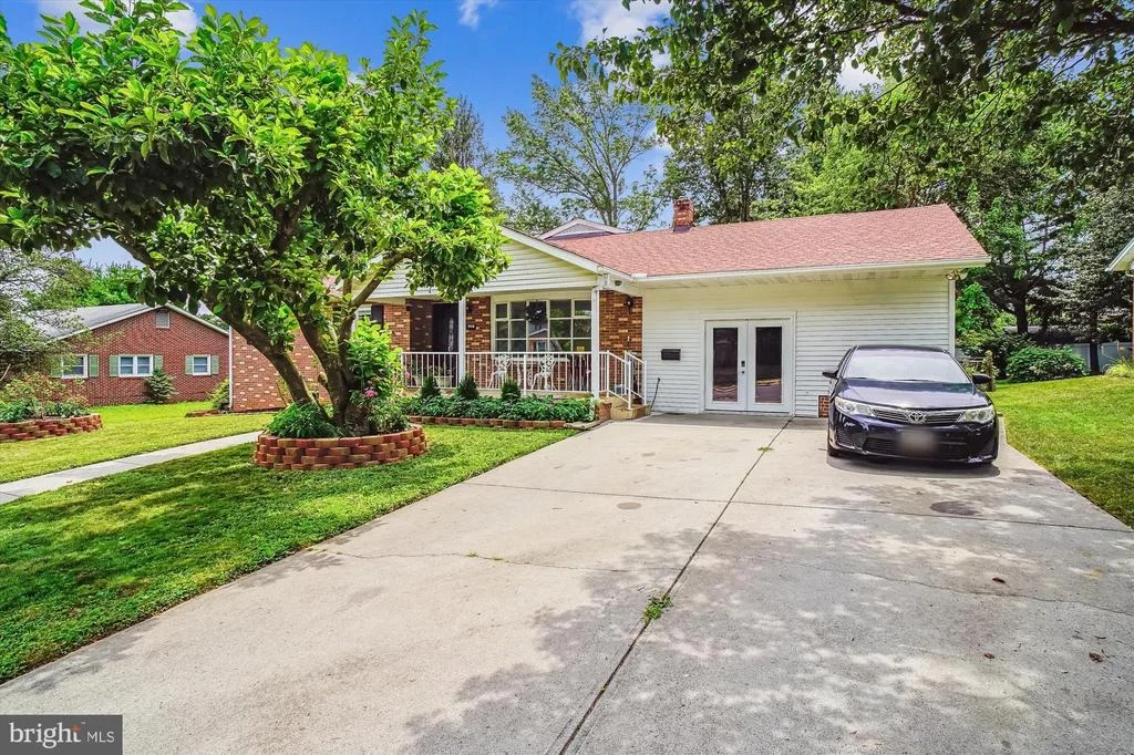 Photo of 702 MIDWAY DRIVE