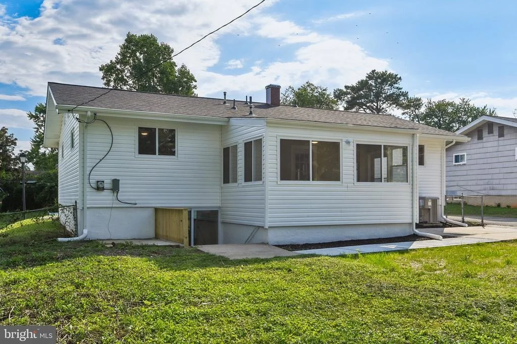Photo of 5512 NORTHGREEN ROAD