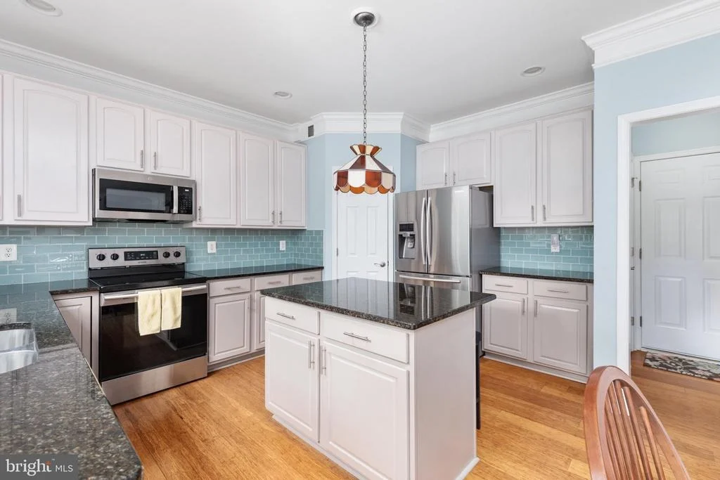 Photo of 922 WAYNE DRIVE