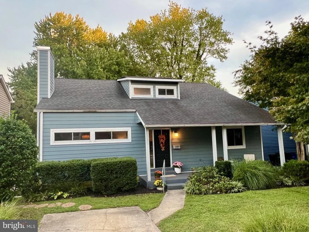 Photo of 237 CHATHAM LANE