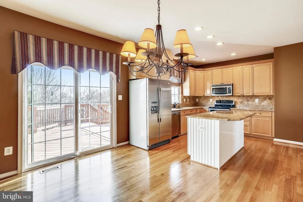 Photo of 2240 W GREENLEAF DRIVE