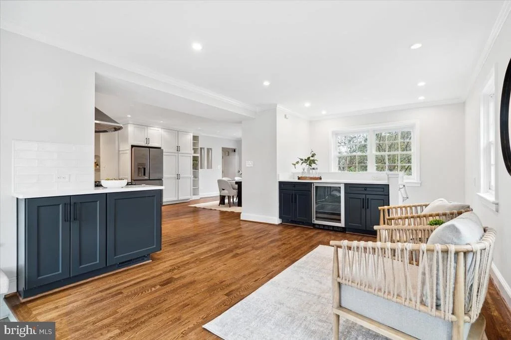 Photo of 900 ROSEMONT AVENUE