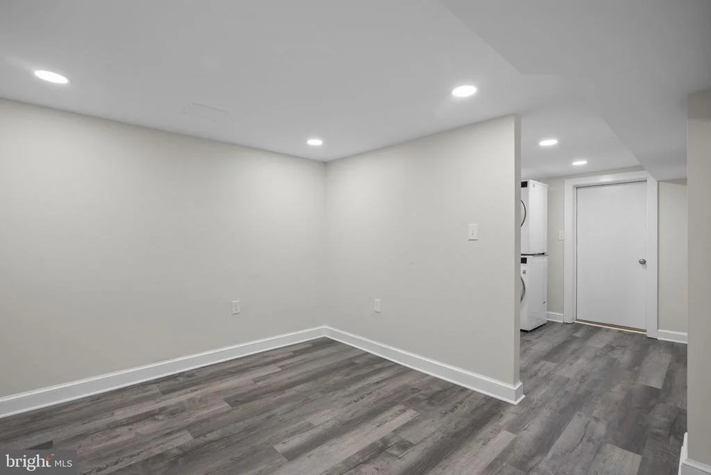 Photo of 9407 SEMINOLE STREET