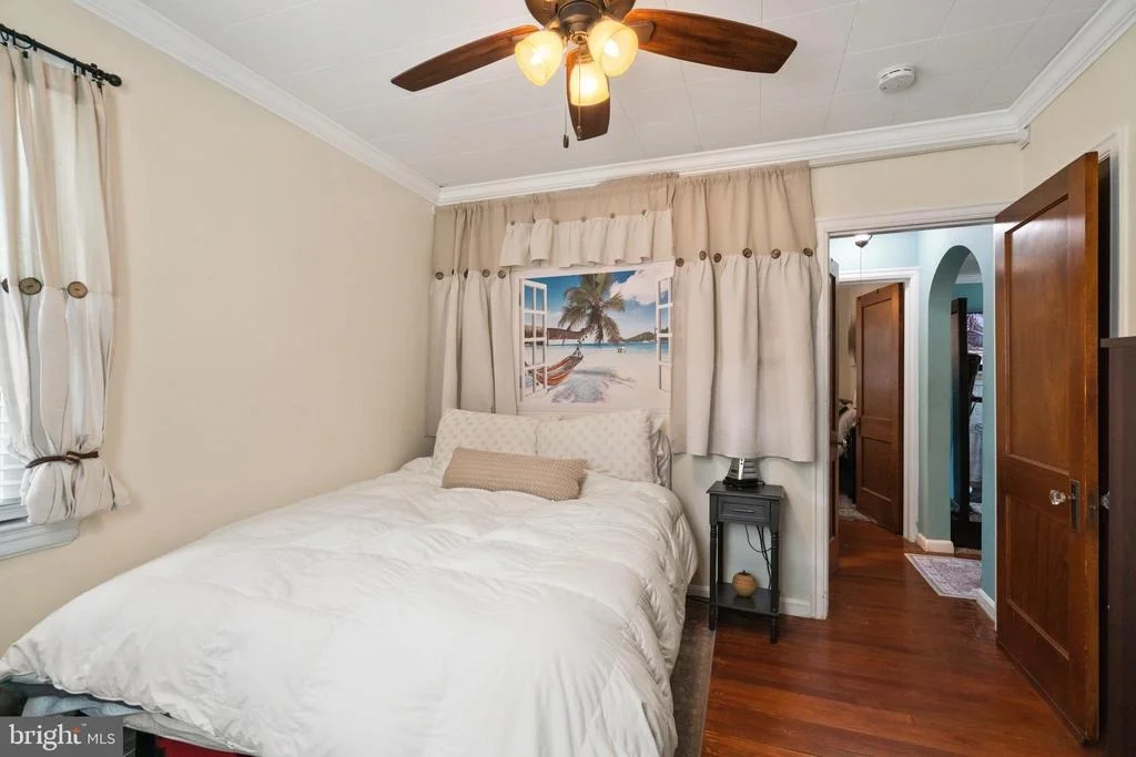 Photo of 1143 44TH PLACE SE