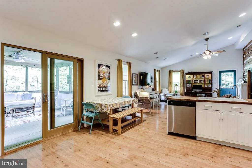 Photo of 828 WARREN ROAD