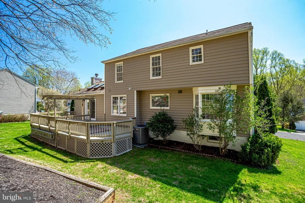 Photo of 9813 MAINSAIL DRIVE