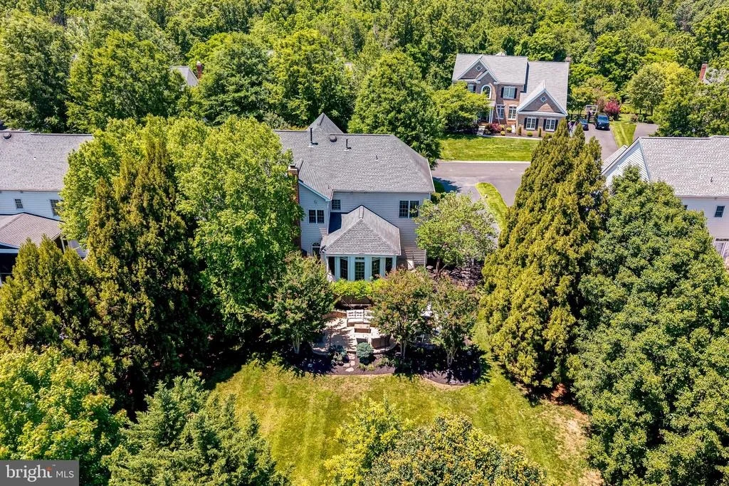 Photo of 24165 SPRING MEADOW CIRCLE