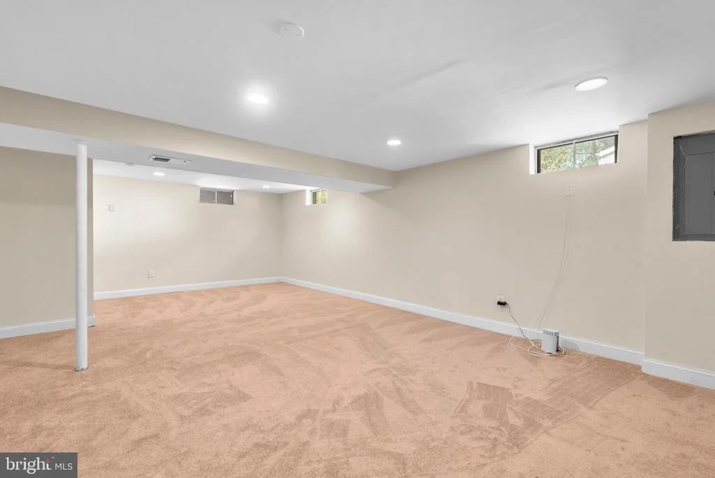 Photo of 8807 DRYSTRAW DRIVE
