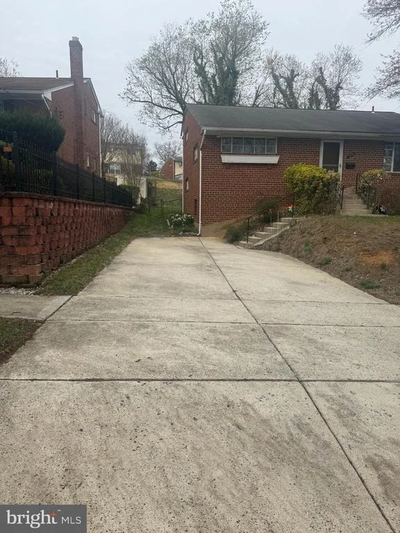 Photo of 13102 BLUHILL ROAD
