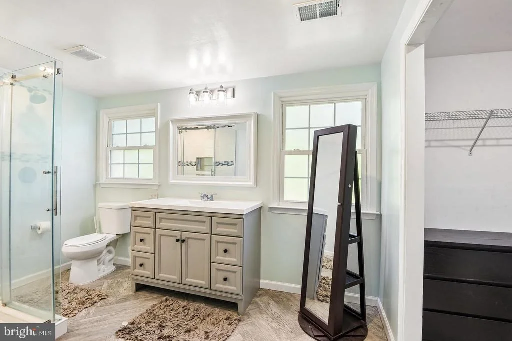 Photo of 8715 CRESTMONT LANE