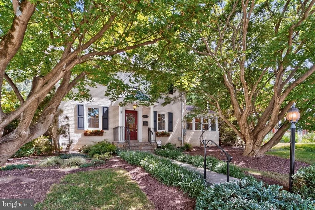 Photo of 10115 GATES AVENUE