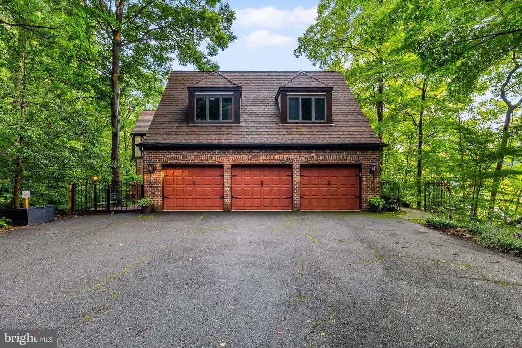 Photo of 2490 TREE HOUSE DRIVE