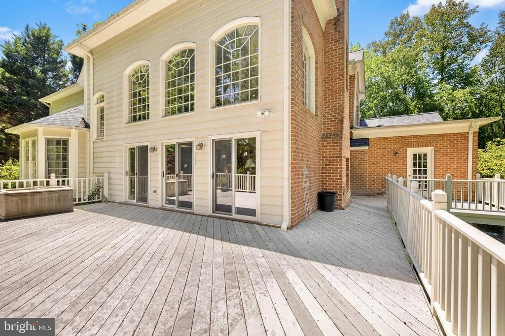 Photo of 897 CHINQUAPIN ROAD