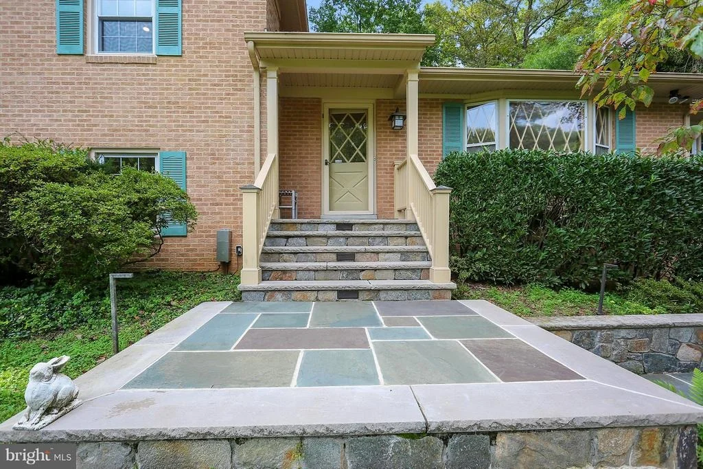 Photo of 2124 EDGEWATER PARKWAY
