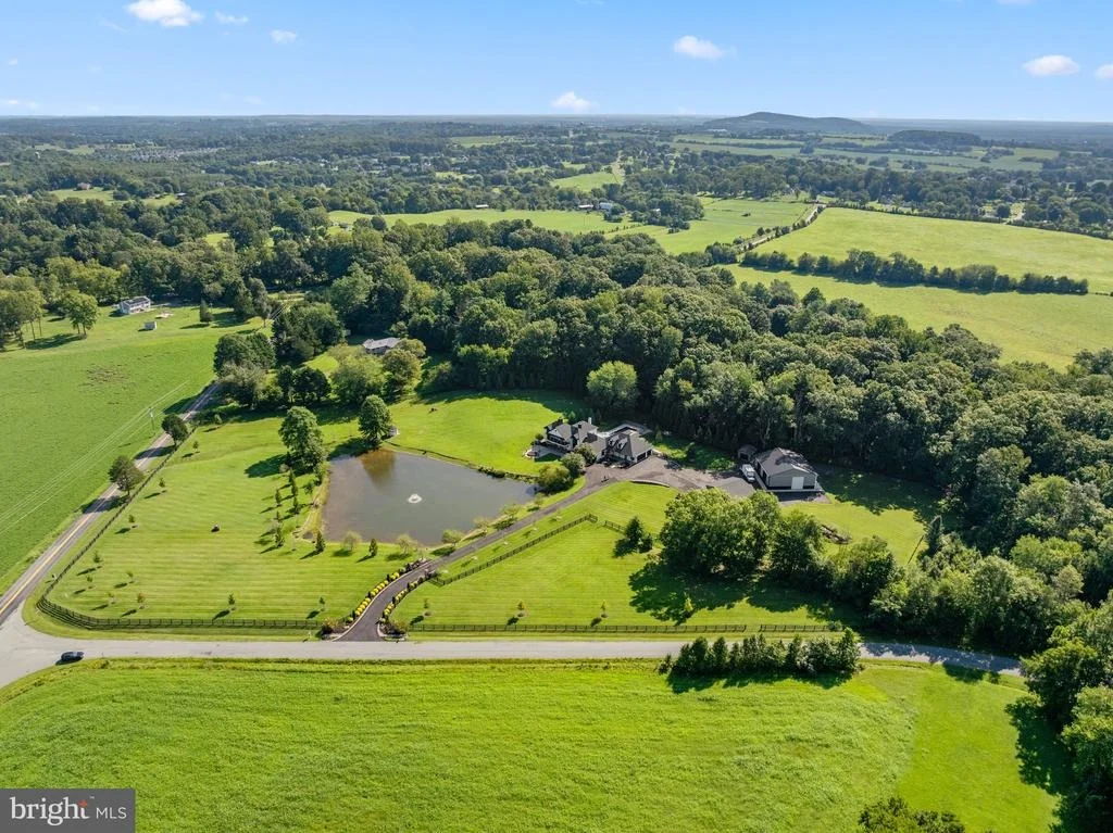 Photo of 19427 ROLLING HILLS DRIVE