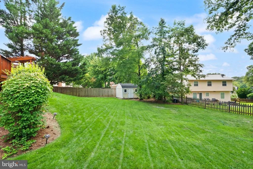 Photo of 8906 TAILCOAT COURT