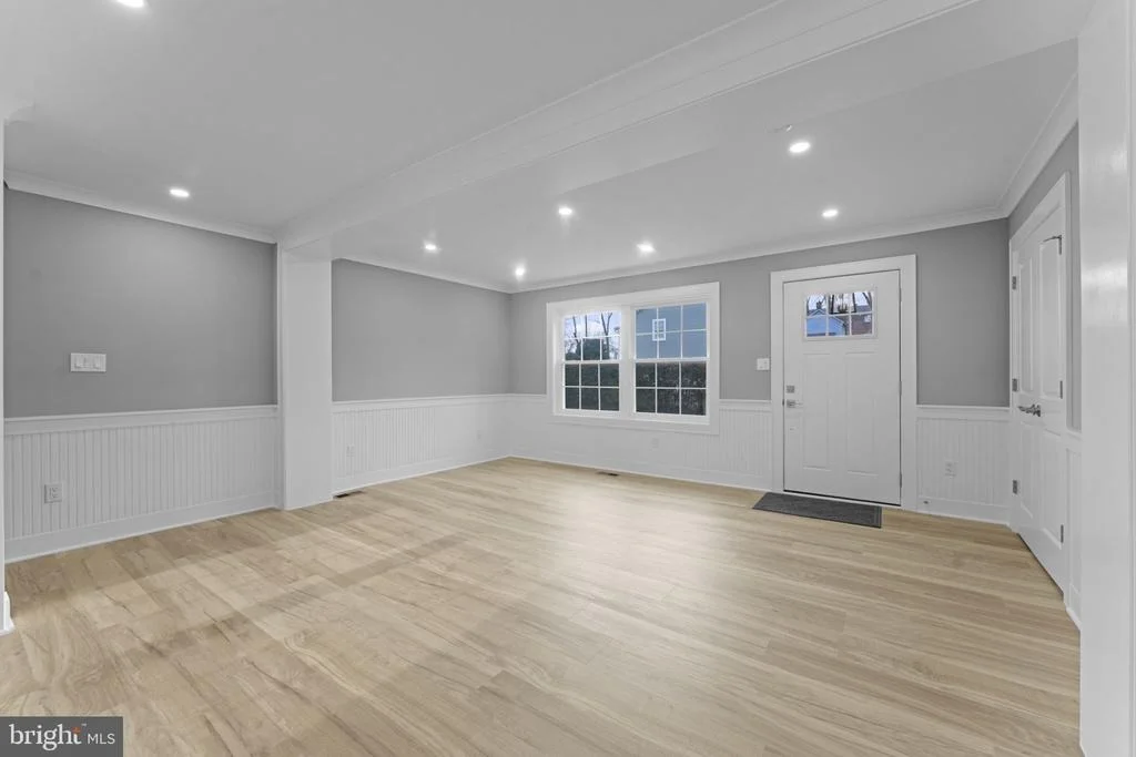 Photo of 305 WINE STREET