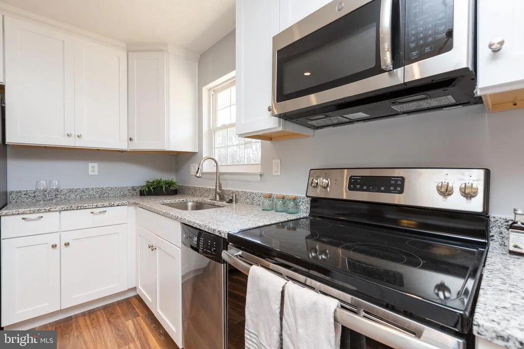 Photo of 708 UNIVERSITY DRIVE