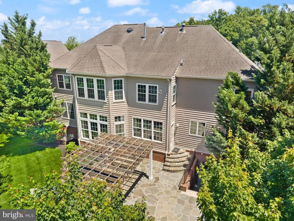 Photo of 43916 RIVERPOINT DRIVE