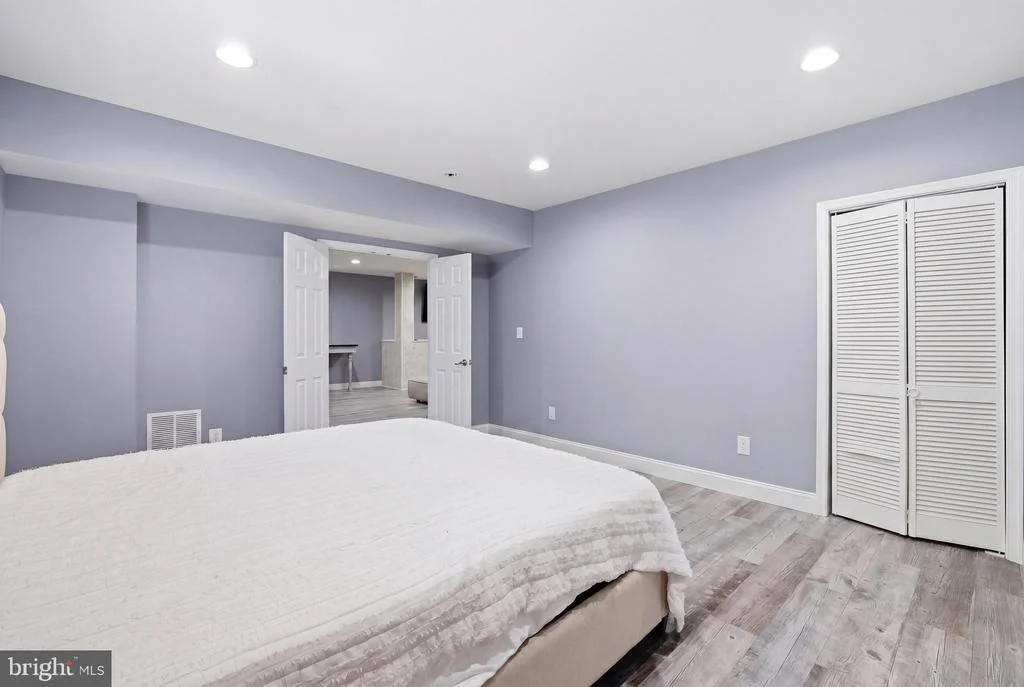 Photo of 20623 HOLYOKE DRIVE