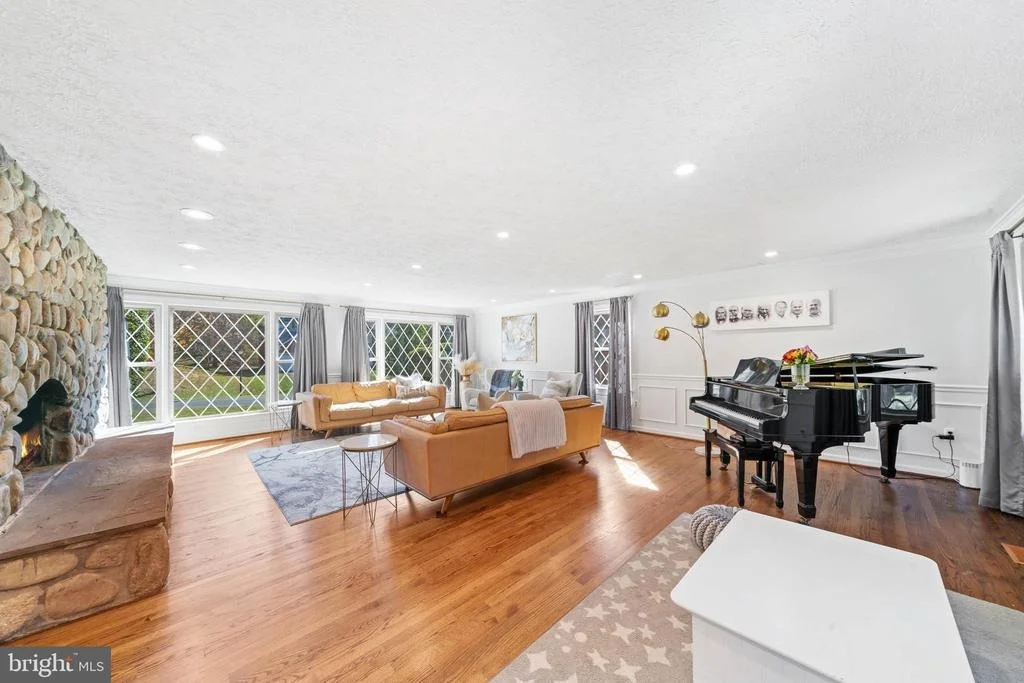 Photo of 15304 WATERGATE ROAD