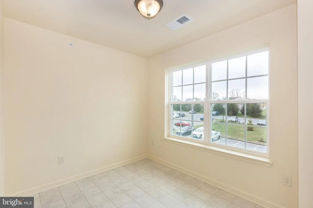 Photo of Unit 2D at 820 WEMBLEY DRIVE