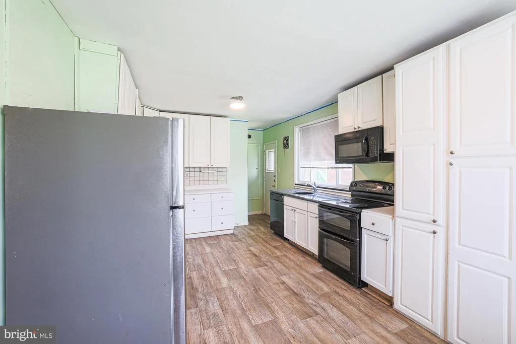 Photo of 6206 WINNER AVENUE
